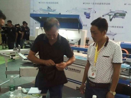 Demonstrate equipment to customers